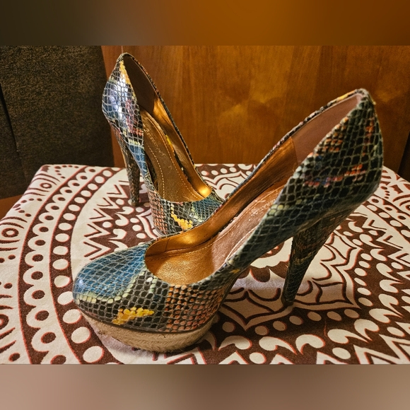 Y2k BCBGenergation Vintage SIZE 5.5 snakeskin print platform heel - Picture 6 of 16